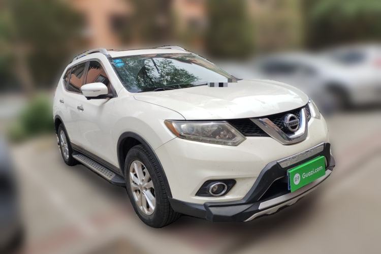 Used Nissan X-Trail 2014 2.5L CVT Luxury Edition 4WD Front Right 45 Deg