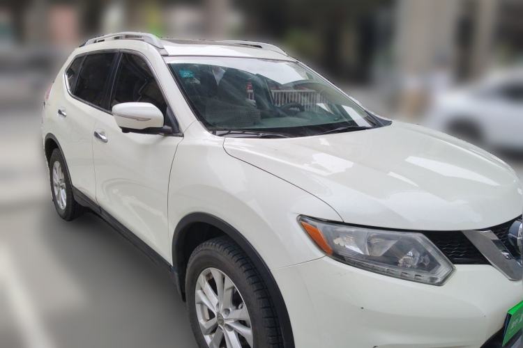 Used Nissan X-Trail 2014 2.5L CVT Luxury Edition 4WD Front Right 45 Deg
