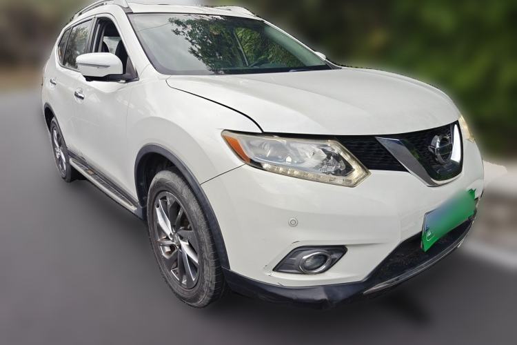 Used Nissan X-Trail 2014 2.5L CVT Ultimate Edition 4WD Front Right 45 Deg