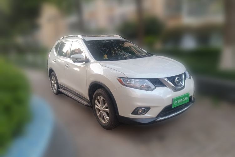 Used Nissan X-Trail 2014 2.0L CVT Comfort Edition 2WD Front Right 45 Deg