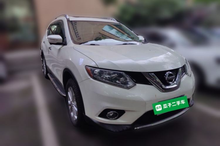 Used Nissan X-Trail 2014 2.5L CVT Luxury Edition 4WD Front Right 45 Deg
