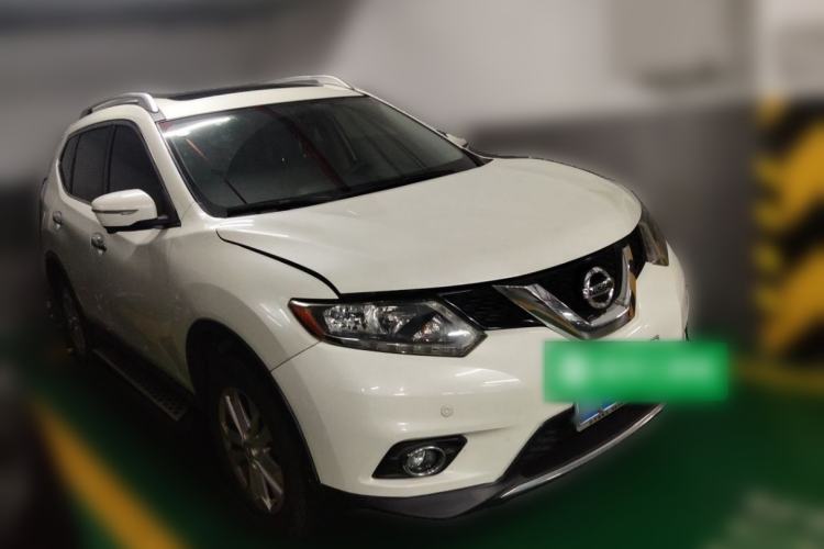 Used Nissan X-Trail 2014 2.5L CVT Luxury Edition 4WD Front Right 45 Deg