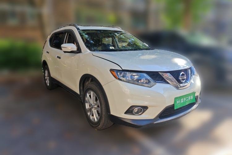 Used Nissan X-Trail 2014 2.5L CVT Leading Edition 4WD Front Right 45 Deg