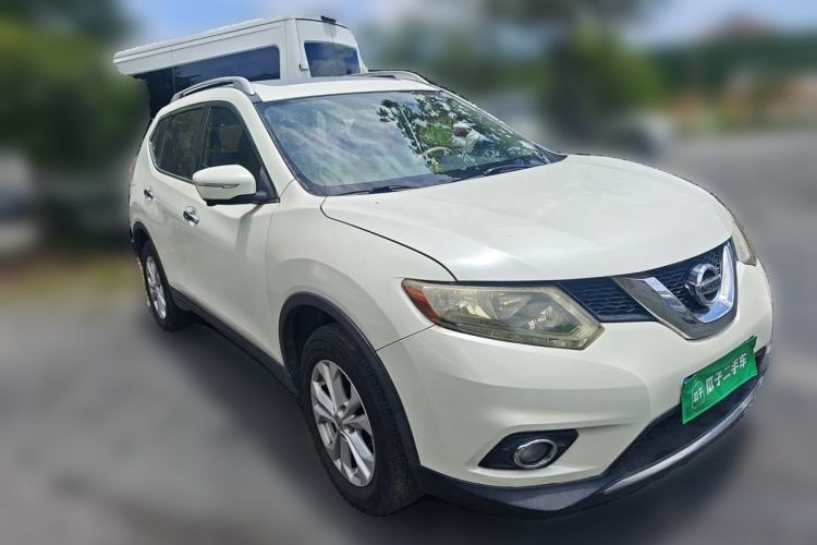Used Nissan X-Trail 2014 2.5L CVT Luxury Edition 4WD Front Right 45 Deg