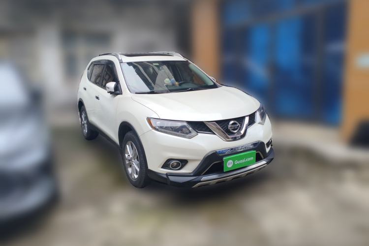 Used Nissan X-Trail 2014 2.5L CVT Luxury Edition 4WD Front Right 45 Deg
