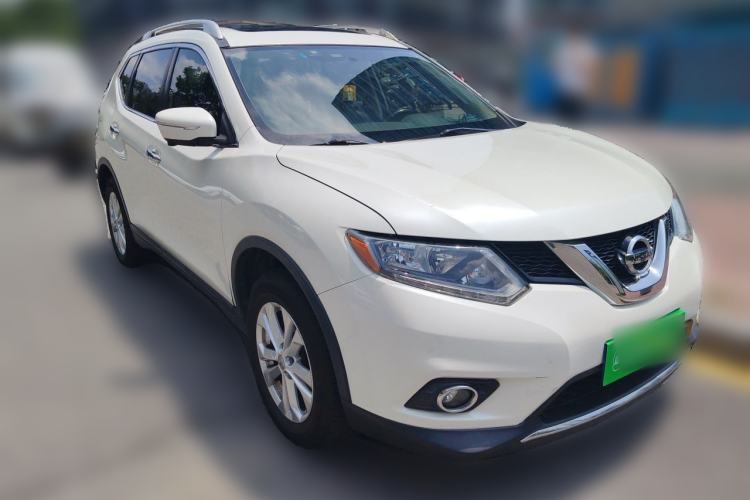 Used Nissan X-Trail 2014 2.5L CVT Luxury Edition 4WD Front Right 45 Deg
