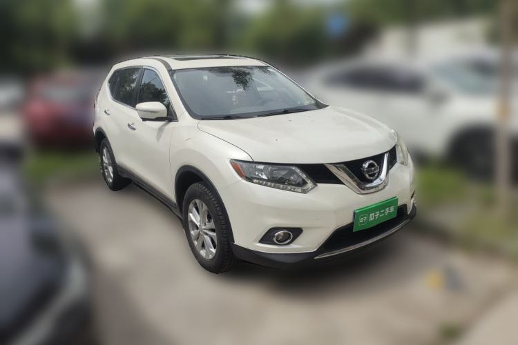 Used Nissan X-Trail 2014 2.0L CVT Comfort Edition 2WD Front Right 45 Deg