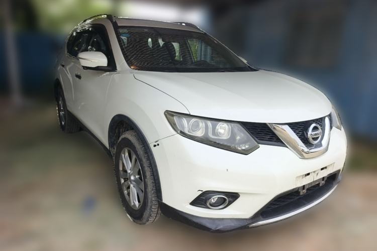 Used Nissan X-Trail 2014 2.5L CVT Luxury Edition 4WD Front Right 45 Deg