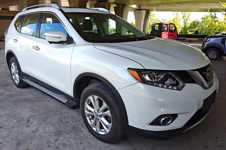 Used Nissan X-Trail 2014 2.0L CVT Comfort Edition 2WD Front Right 45 Deg