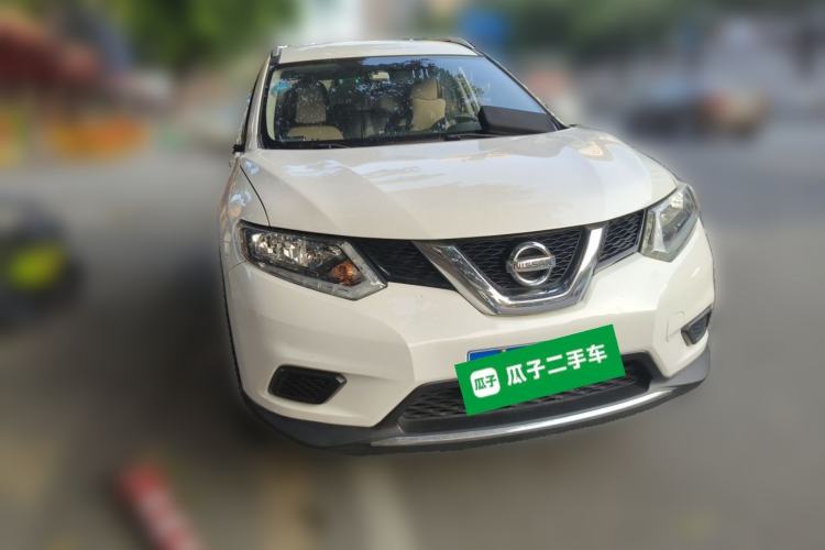 Used Nissan X-Trail 2014 2.0L Manual Fashion Edition 2WD Front Right 45 Deg
