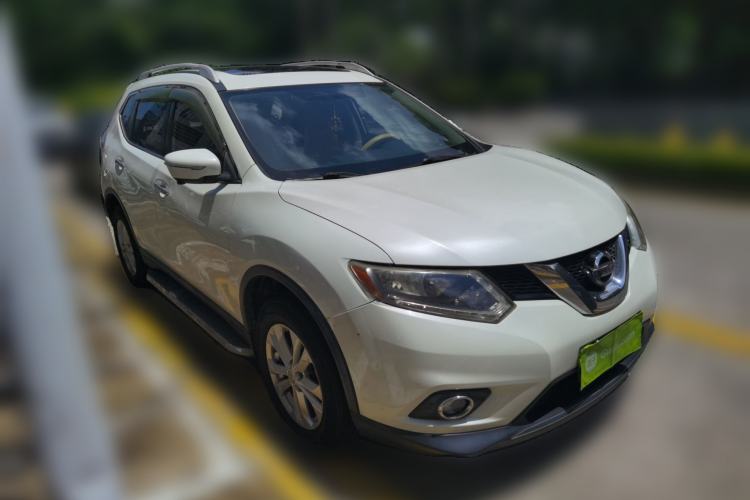 Used Nissan X-Trail 2014 2.0L CVT Comfort Edition 2WD Front Right 45 Deg