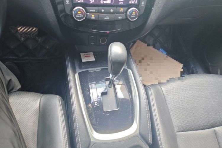 Used Nissan X-Trail 2014 2.5L CVT Luxury Edition 4WD Gear Lever