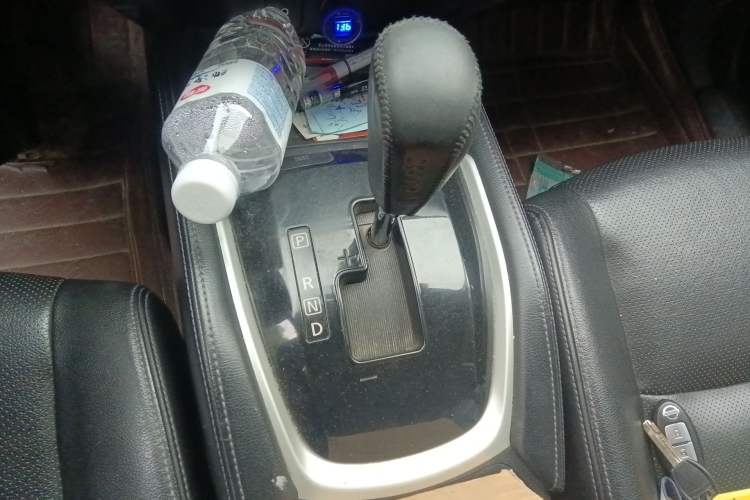 Used Nissan X-Trail 2014 2.0L CVT Comfort Edition 2WD Gear Lever
