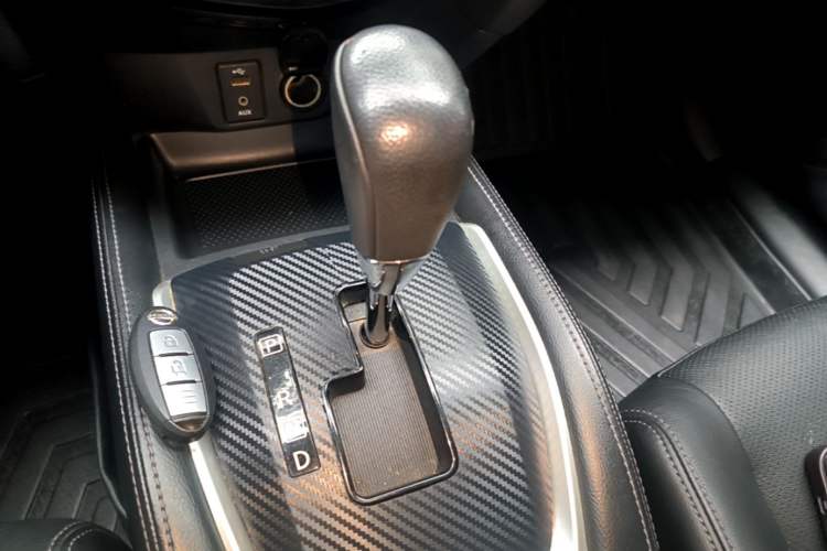 Used Nissan X-Trail 2014 2.5L CVT Leading Edition 4WD Gear Lever