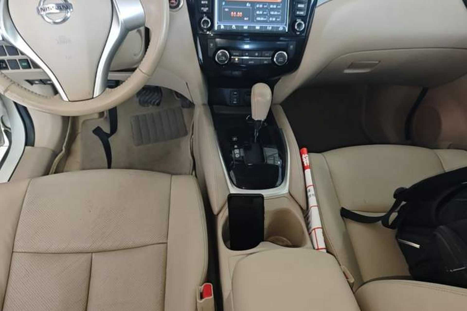 Used Nissan X-Trail 2014 2.0L CVT Comfort Edition 2WD Gear Lever