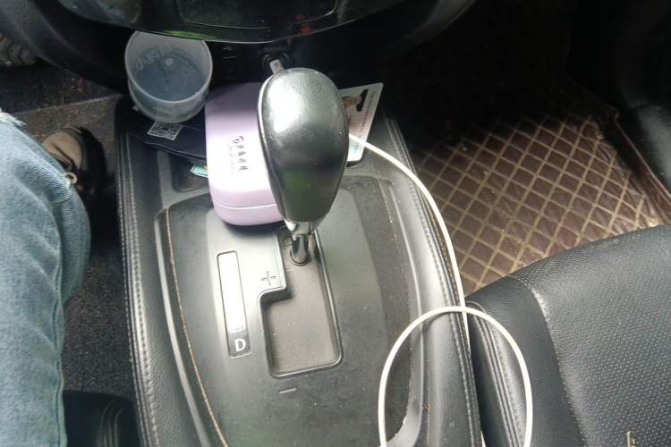 Used Nissan X-Trail 2014 2.5L CVT Luxury Edition 4WD Gear Lever