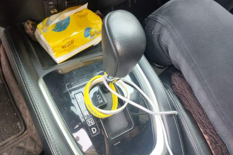 Used Nissan X-Trail 2014 2.0L CVT Comfort Edition 2WD Gear Lever