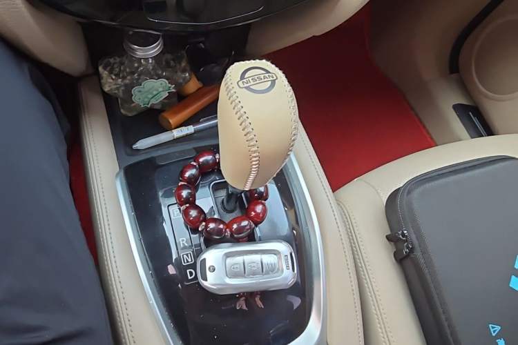 Used Nissan X-Trail 2014 2.5L CVT Leading Edition 4WD Gear Lever