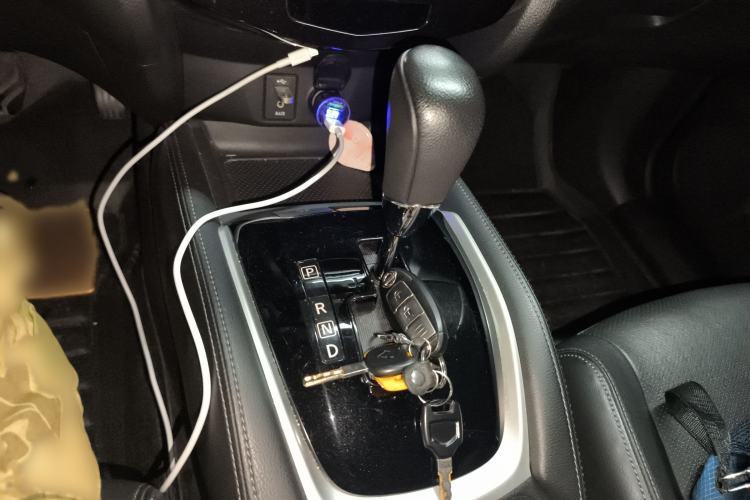 Used Nissan X-Trail 2014 2.0L CVT Comfort Edition 2WD Gear Lever