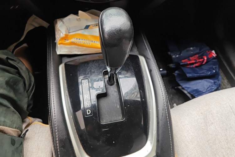 Used Nissan X-Trail 2014 2.0L CVT Comfort Edition 2WD Gear Lever