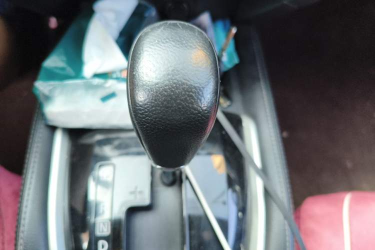 Used Nissan X-Trail 2014 2.0L CVT Comfort Edition 2WD Gear Lever