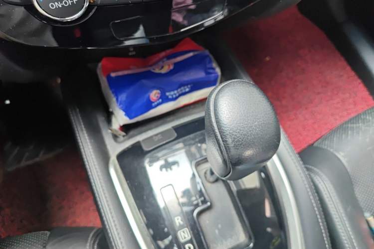Used Nissan X-Trail 2014 2.0L CVT Comfort Edition 2WD Gear Lever