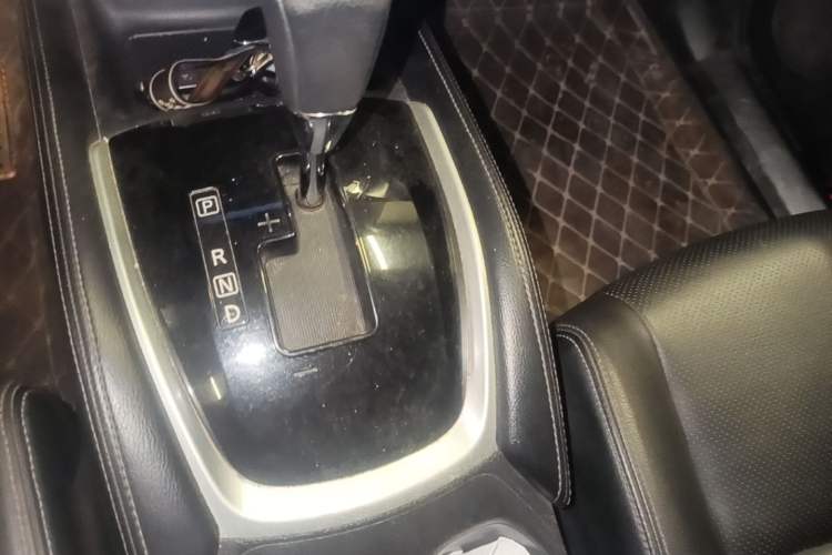 Used Nissan X-Trail 2014 2.0L CVT Comfort Edition 2WD Gear Lever