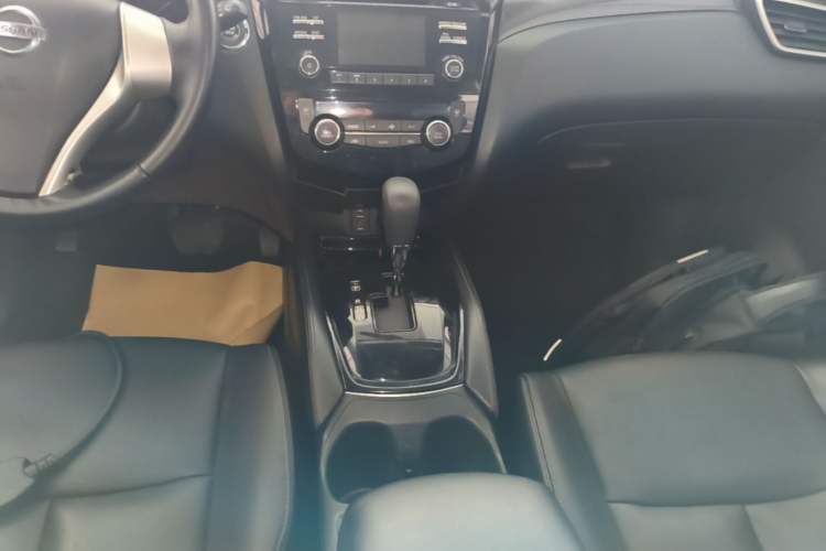 Used Nissan X-Trail 2014 2.5L CVT Luxury Edition 4WD Gear Lever