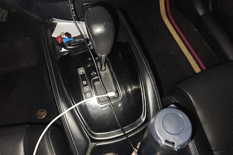 Used Nissan X-Trail 2014 2.0L CVT Comfort Edition 2WD Gear Lever