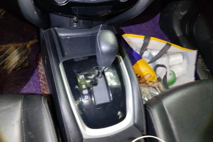 Used Nissan X-Trail 2014 2.0L CVT Comfort Edition 2WD Gear Lever