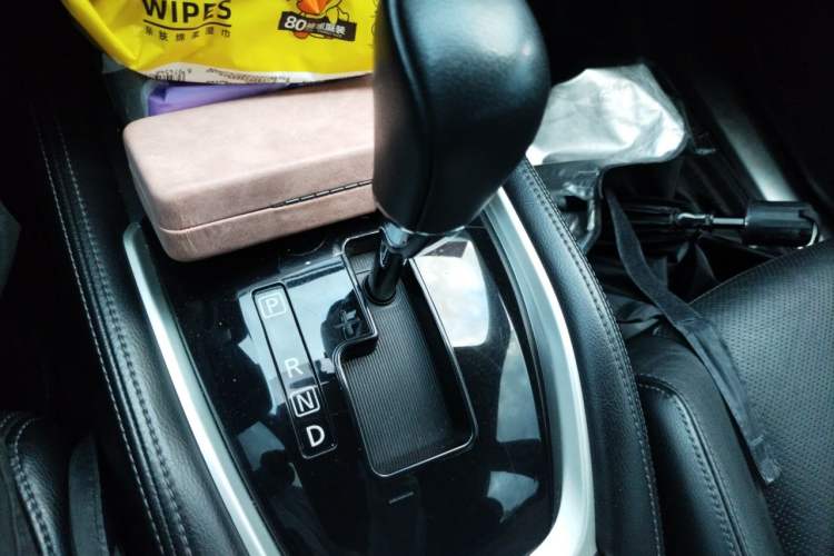 Used Nissan X-Trail 2014 2.0L CVT Comfort Edition 2WD Gear Lever