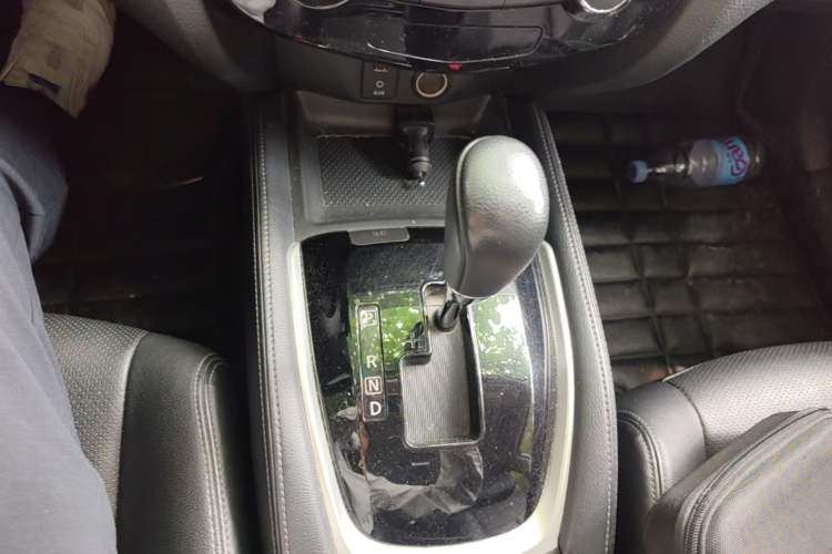 Used Nissan X-Trail 2014 2.0L CVT Comfort Edition 2WD Gear Lever