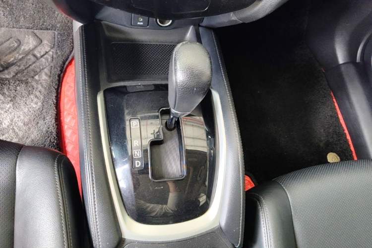 Used Nissan X-Trail 2014 2.0L CVT Comfort Edition 2WD Gear Lever
