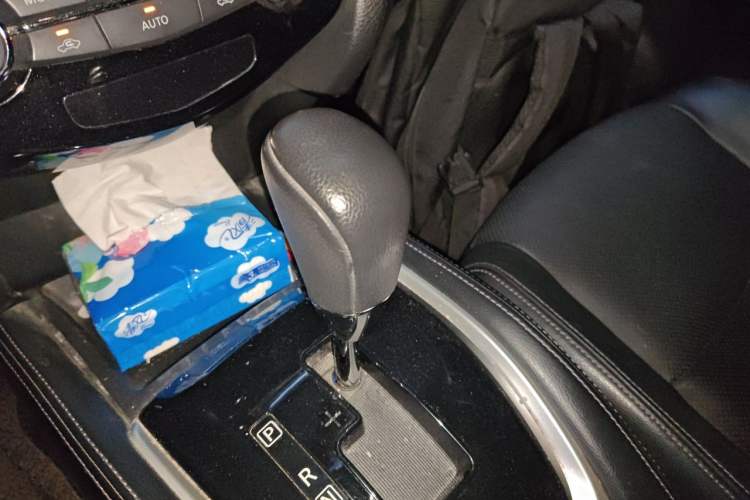 Used Nissan X-Trail 2014 2.0L CVT Comfort Edition 2WD Gear Lever