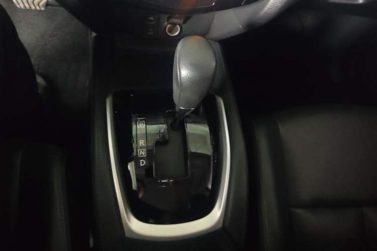 Used Nissan X-Trail 2014 2.0L CVT Comfort Edition 2WD Gear Lever
