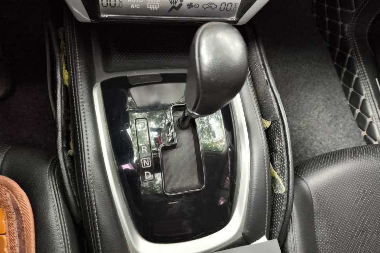 Used Nissan X-Trail 2014 2.0L CVT Comfort Edition 2WD Gear Lever