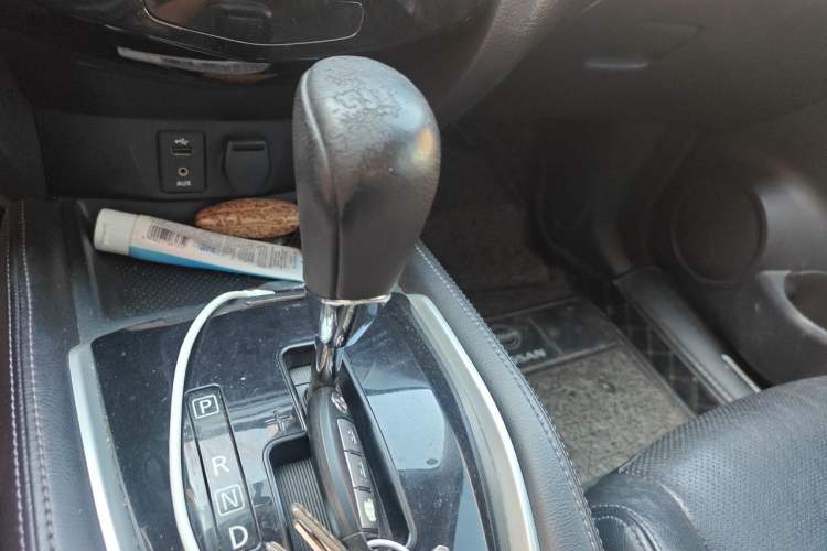 Used Nissan X-Trail 2014 2.0L CVT Comfort Edition 2WD Gear Lever