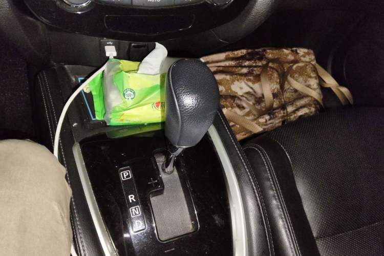 Used Nissan X-Trail 2014 2.0L CVT Comfort Edition 2WD Gear Lever