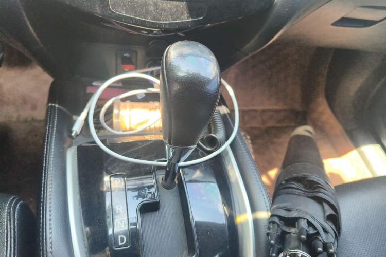 Used Nissan X-Trail 2014 2.5L CVT Luxury Edition 4WD Gear Lever