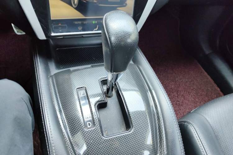 Used Nissan X-Trail 2014 2.5L CVT Luxury Edition 4WD Gear Lever