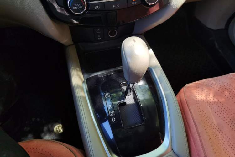 Used Nissan X-Trail 2014 2.5L CVT Leading Edition 4WD Gear Lever
