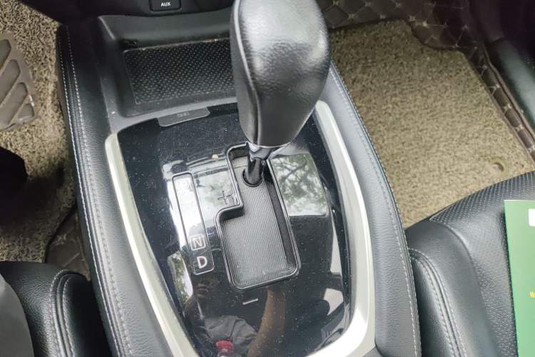 Used Nissan X-Trail 2014 2.0L CVT Comfort Edition 2WD Gear Lever