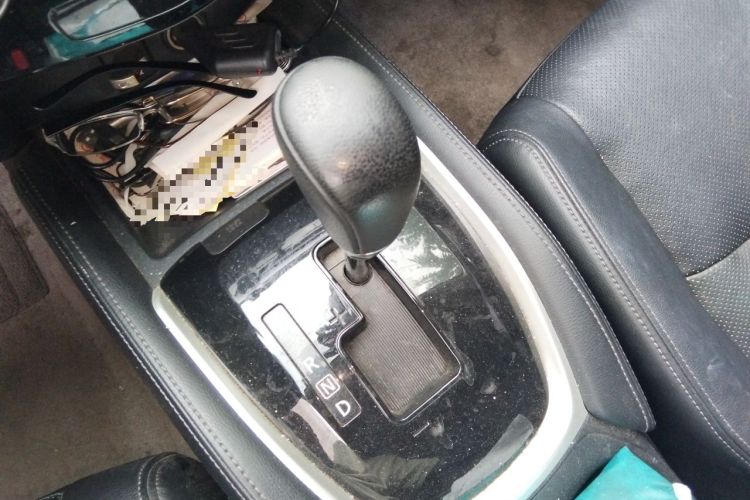 Used Nissan X-Trail 2014 2.0L CVT Comfort Edition 2WD Gear Lever