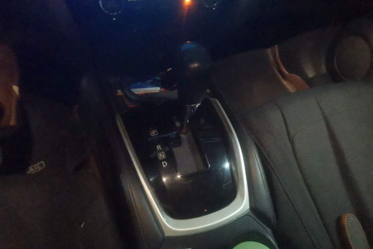 Used Nissan X-Trail 2014 2.0L CVT Comfort Edition 2WD Gear Lever
