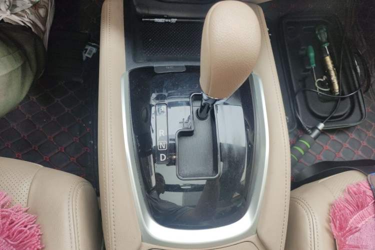 Used Nissan X-Trail 2014 2.0L CVT Comfort Edition 2WD Gear Lever