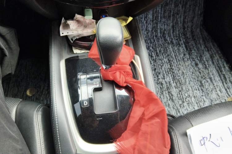 Used Nissan X-Trail 2014 2.0L CVT Smart Edition 2WD Gear Lever