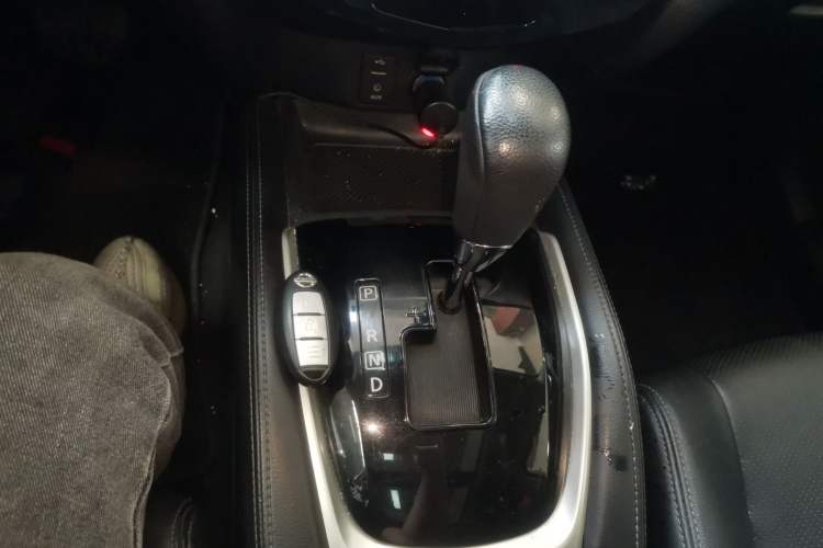Used Nissan X-Trail 2014 2.5L CVT Leading Edition 4WD Gear Lever