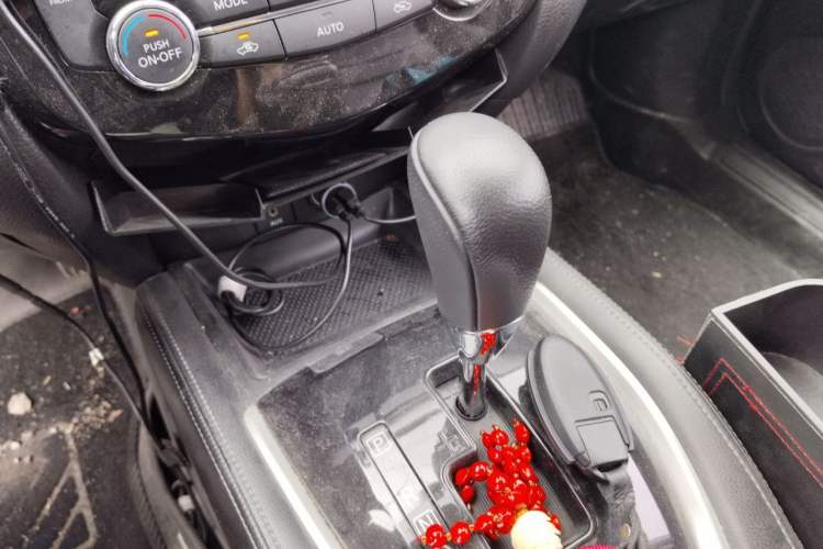 Used Nissan X-Trail 2014 2.0L CVT Comfort Edition 2WD Gear Lever