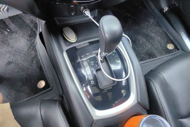 Used Nissan X-Trail 2014 2.5L CVT Luxury Edition 4WD Gear Lever