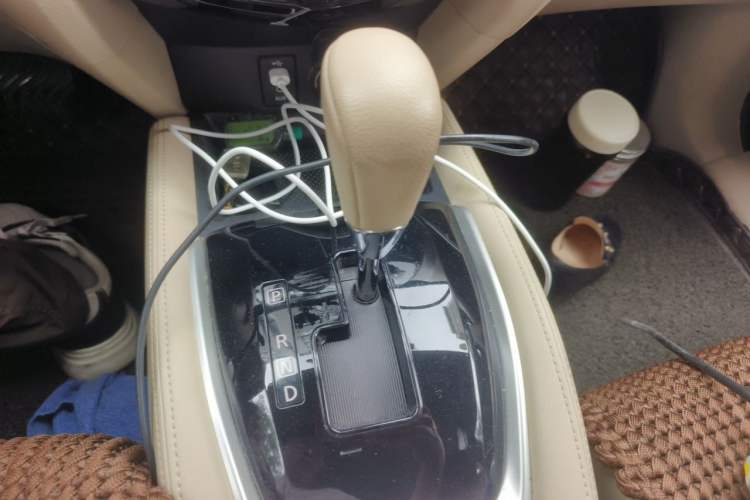 Used Nissan X-Trail 2014 2.0L CVT Comfort Edition 2WD Gear Lever
